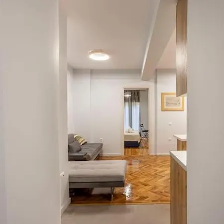 Karolou Ntil- Ground Floor Apartament