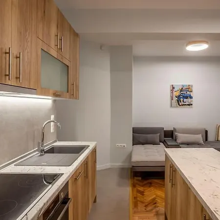 Karolou Ntil- Ground Floor Apartament Salonic
